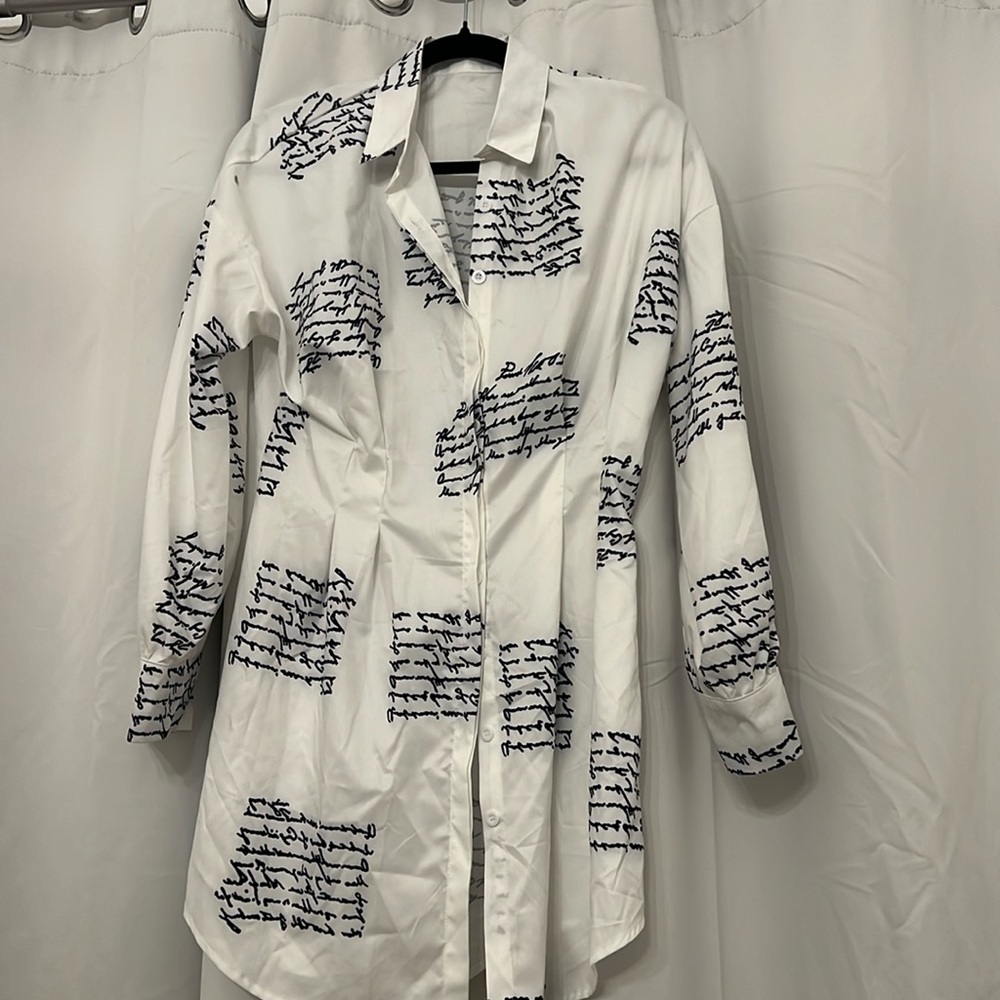 White button up tailored dress. Perfect condition.